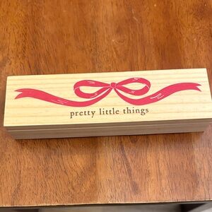 Santa Barbara Design Studio Earing Box Set